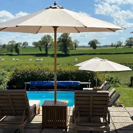 Apartment With Shared Pool At Chateau De Bruges