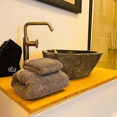 With Shared Pool At Chateau De Bruges Apartment Lapeyrouse